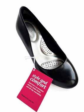 Dexflex Comfort Women’s Black Pumps Size 5.5W Memory Foam 2.5” Heel NEW
